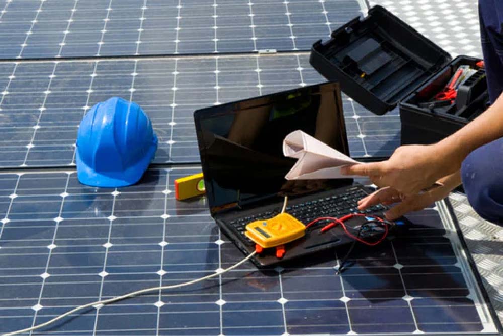Solar maintenance service